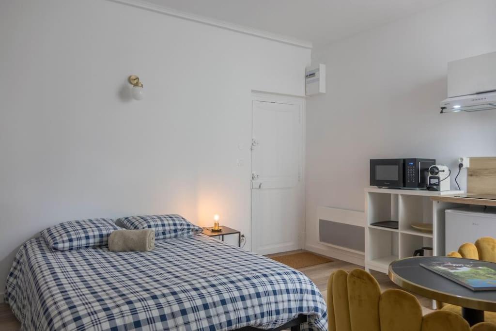 Studio Contemporain A Deux Pas De La Cathedrale Apartment Orleans Exterior photo
